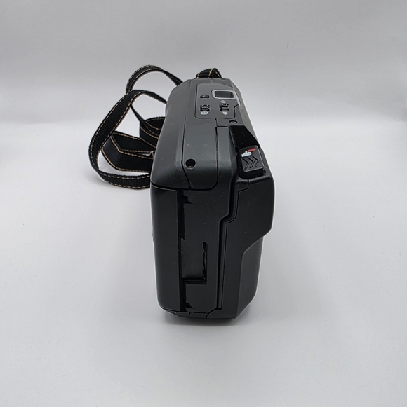 Vintage Polaroid Captiva SLR Auto Focus Camera F12/107mm - Picture 8 of 11